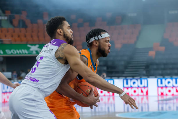 动作激怒了 动作激怒了