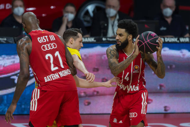 反而拉近了 反而拉近了